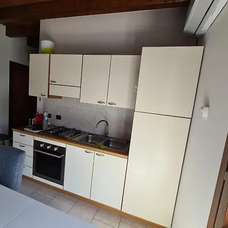 شقة In Vicino Al Centro Con Piscina بسكييرا ديل غاردا